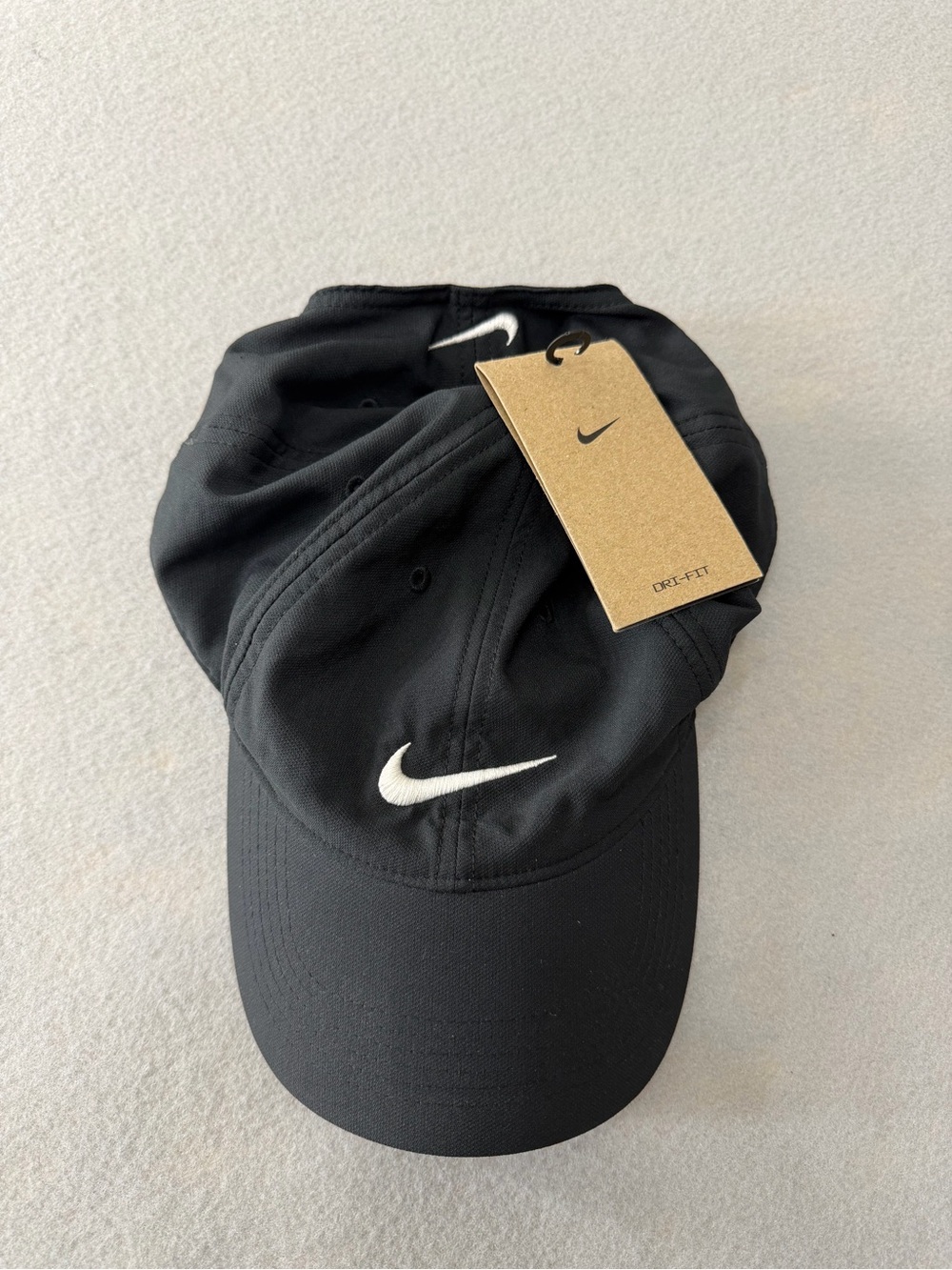 201/736 Nike Dri-FIT Club Cap Black White Swoosh M/L NWT Golf
